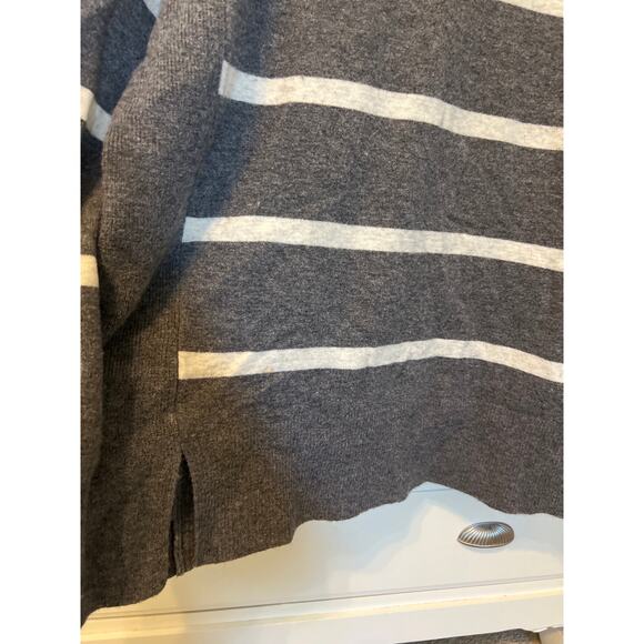 Banana Republic Gray Cream Striped Wool Alpaca Blend Sweater Tunic Size Medium - Picture 6 of 6